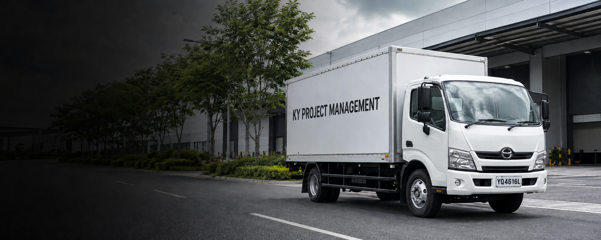 KY Project Management Hino 14-foot box lorry with licence plate YQ4616L